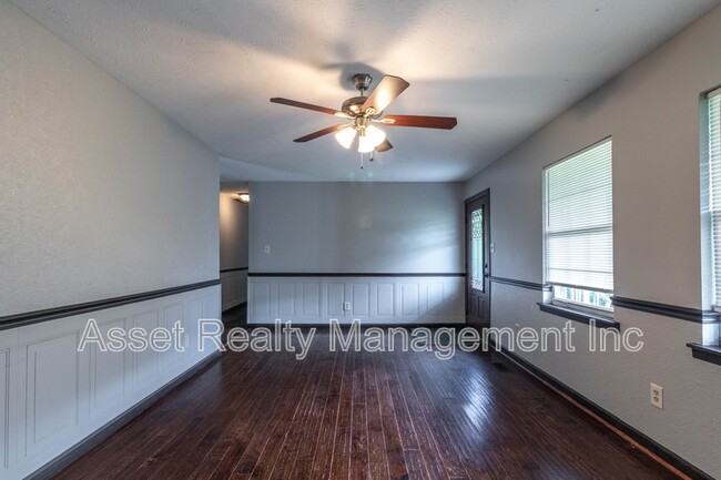 Building Photo - 6601 Bay Cir Dr