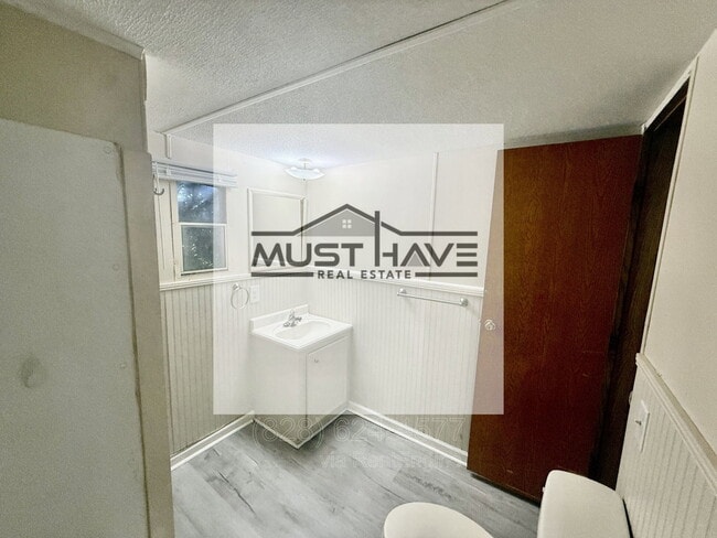 Building Photo - 1479 Brooksouth Dr