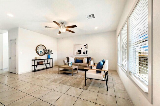 Building Photo - 1116 La Conterra Blvd