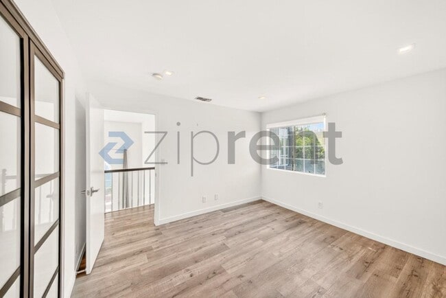 Building Photo - 2481 S Bundy Dr