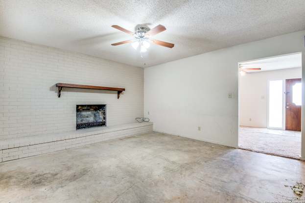 Building Photo - 833 Timber Dr