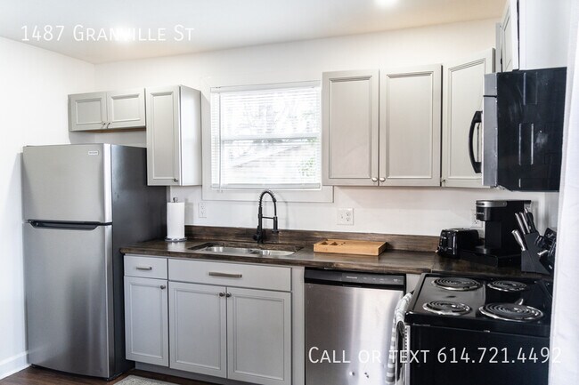 Building Photo - 1487 Granville St