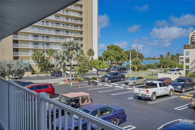 Building Photo - 2501 N Ocean Blvd