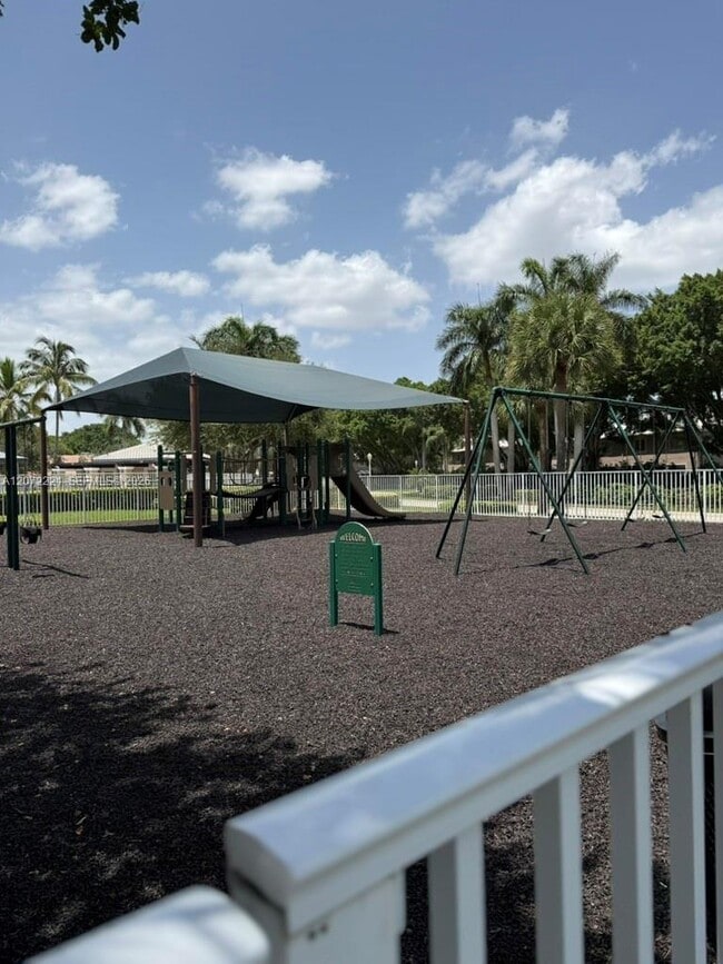 Building Photo - 1599 Palermo Dr