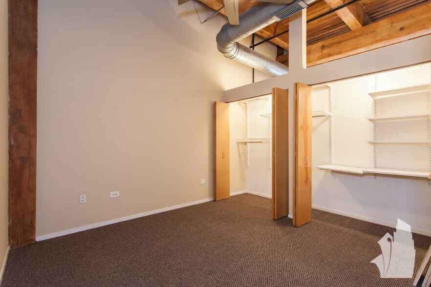 Building Photo - 1500 W Monroe St