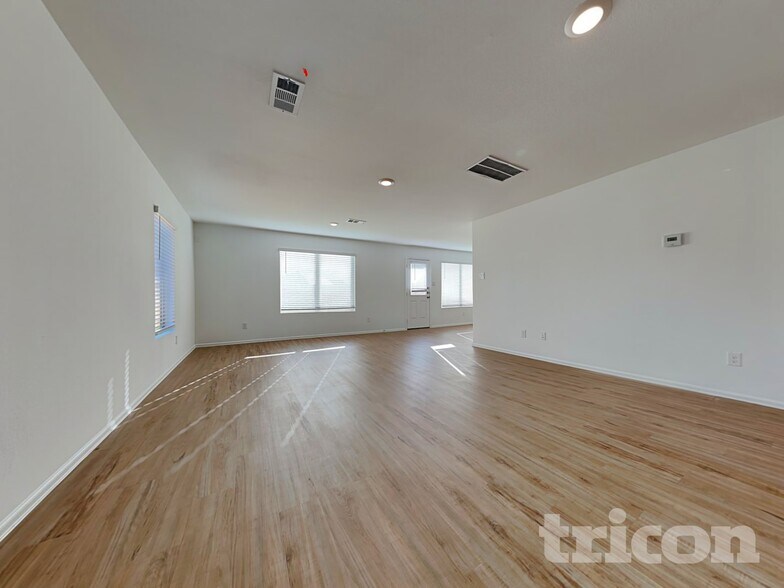 Building Photo - 18613 Rosehill Pr Dr