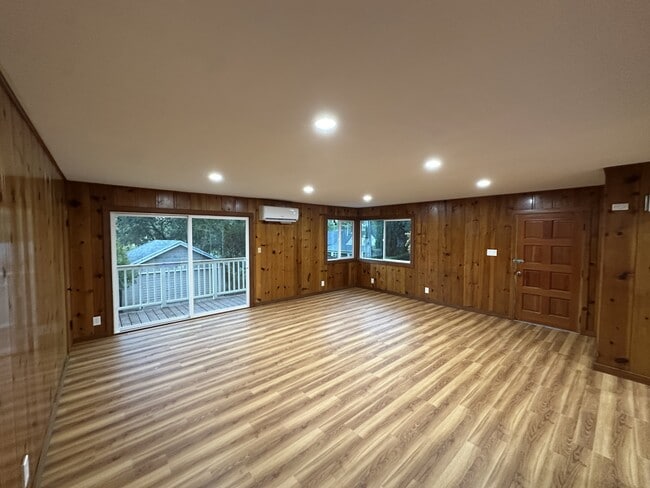 Building Photo - 1743 S Fitch Mountain Rd