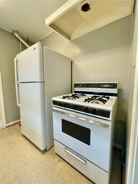 Building Photo - 1502 Elmen St