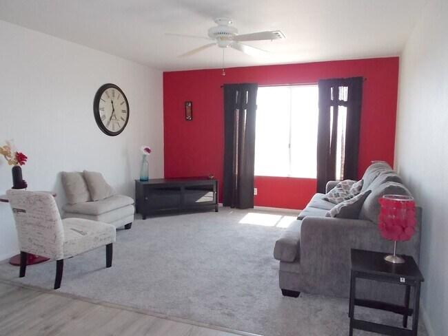 Building Photo - 2 Bed / 2 Bath Fully Furnished Condo – Top...
