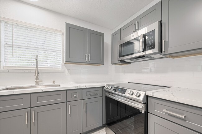 Building Photo - 5303 Lookout Mountain Dr