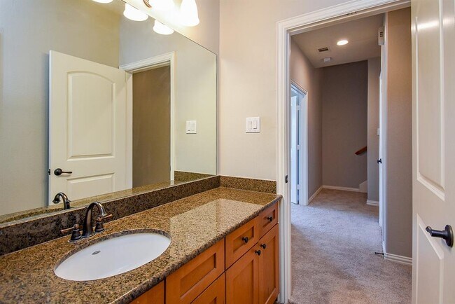 Building Photo - 5615 Winsome Ln