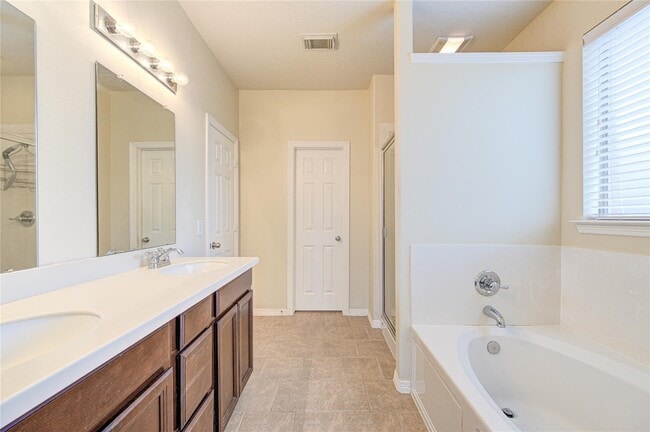 Building Photo - 5007 Jade Cove Ct