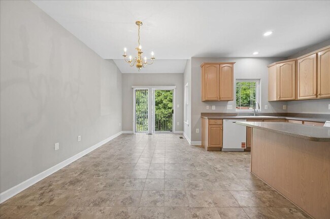 Building Photo - 1004 Collindale Ave