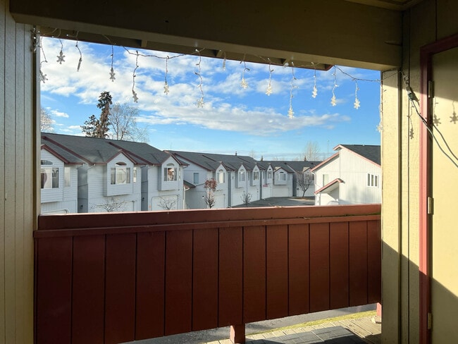 Building Photo - 10260 Jamestown Dr