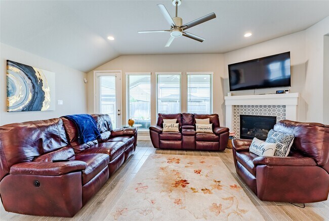 Building Photo - 20430 Avelignese Wy