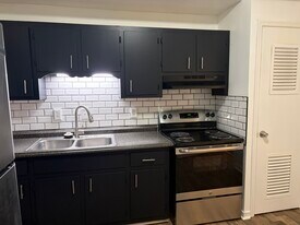 Building Photo - 659 Pegram St