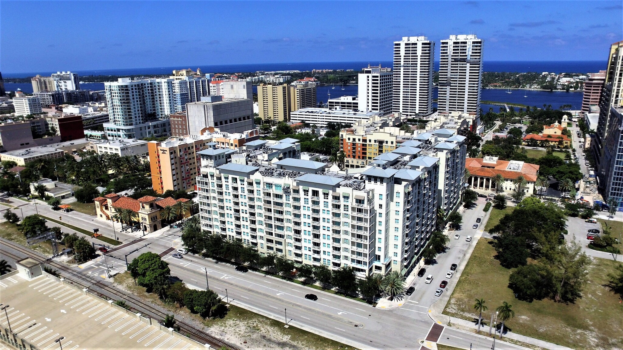 Building Photo - 480 Hibiscus St