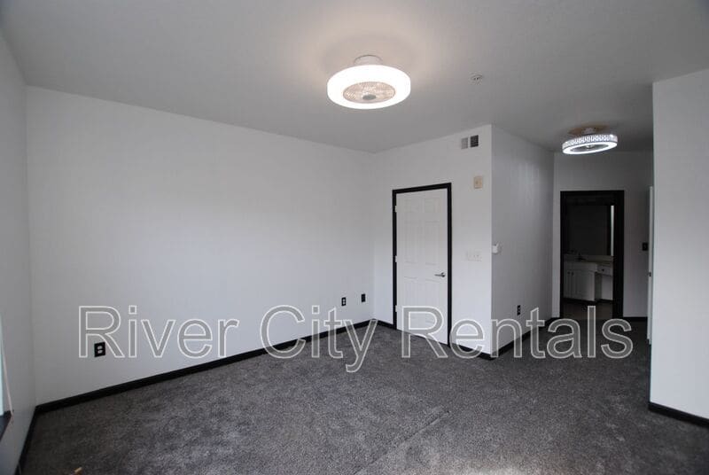 Building Photo - 8539 Gate Pky W