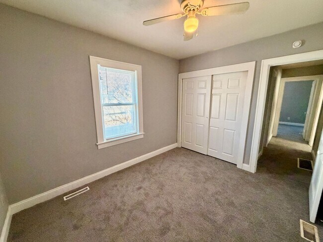 Building Photo - 538 S Hardy Ave