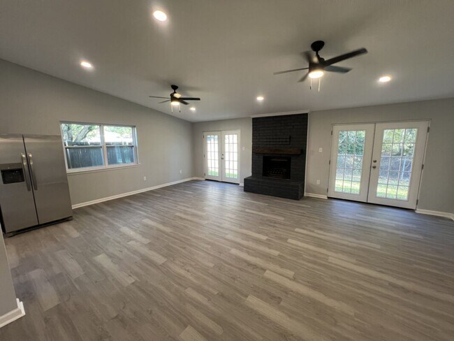 Building Photo - Beautifully Renovated 3BR Home in a Quiet Baton Rouge Neighborhood