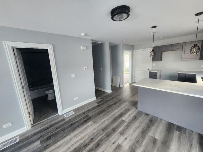 Building Photo - 4147 Prairie Ave