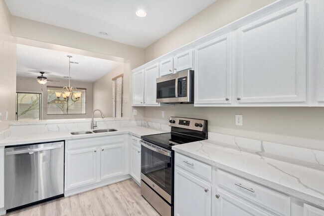Building Photo - 3727 W Memorial Dr