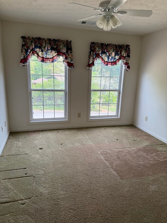 Building Photo - West Lane