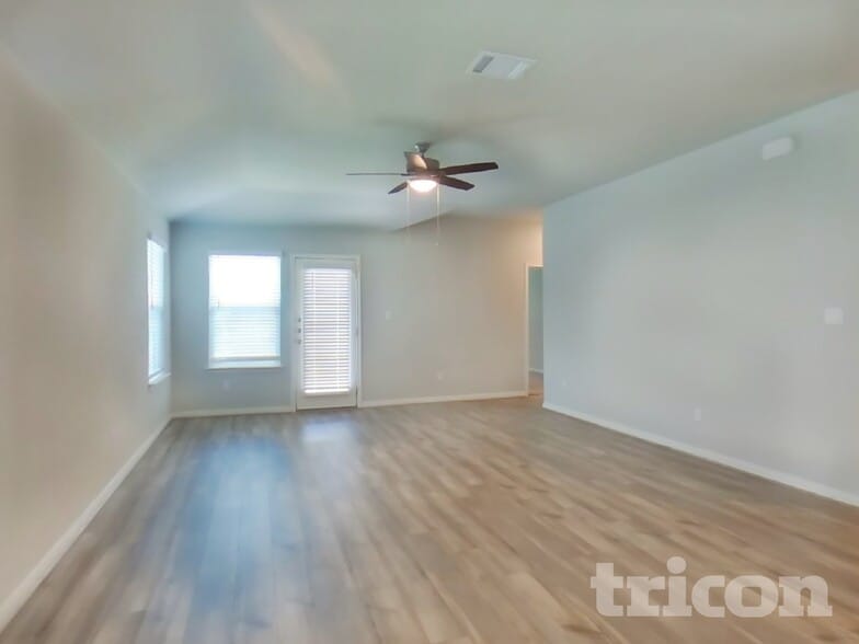 Building Photo - 5540 Shasta Pl