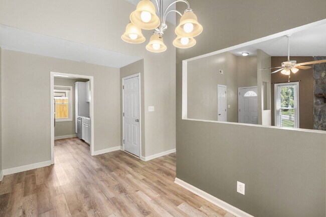 Building Photo - Cozy Timberwood Dr