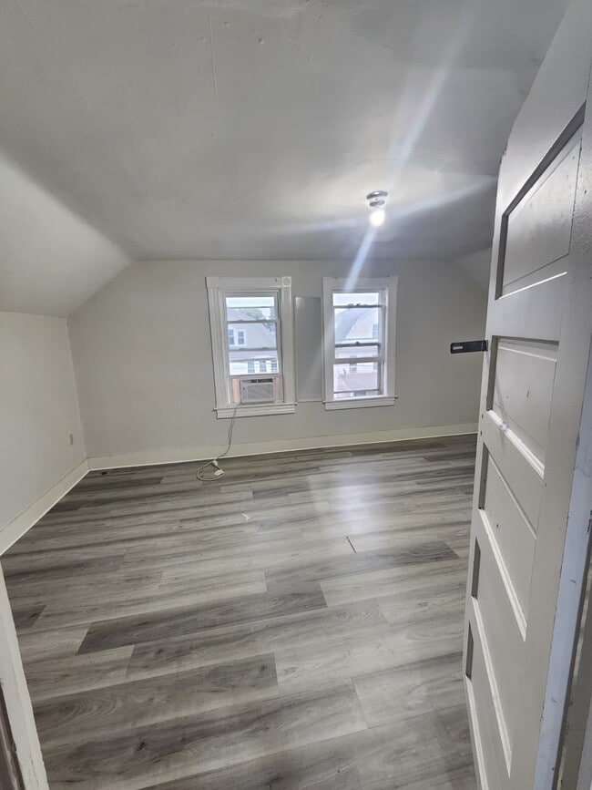 Building Photo - 16 Newitt Pl