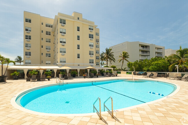 Pool - AMBASSADOR PALM BEACH