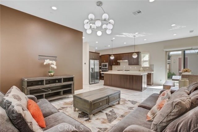 Building Photo - 783 Benchmark