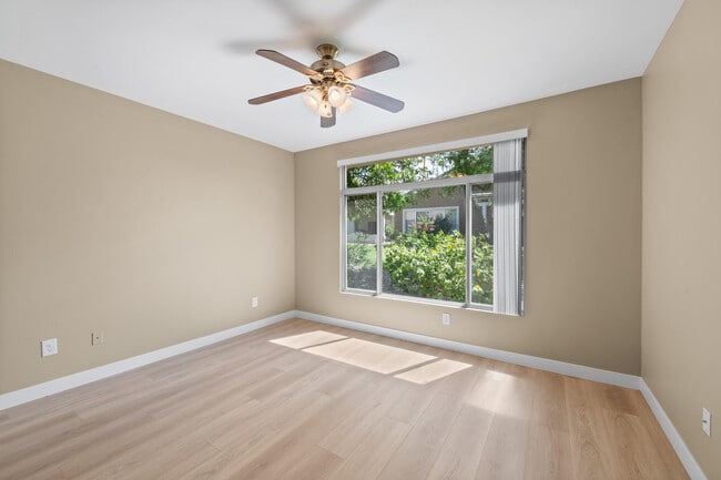 Building Photo - 38786 Brandywine Ave