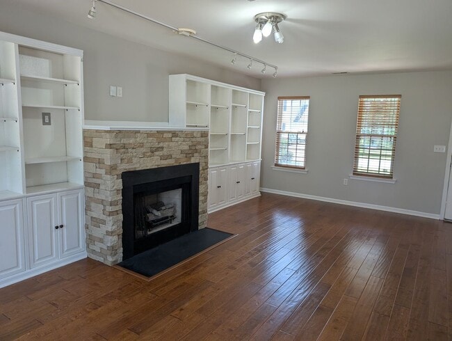 Building Photo - 9935 Redbud Tree Ct
