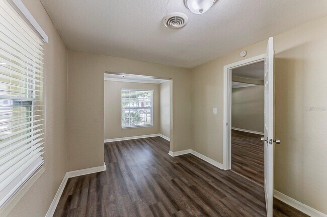 Building Photo - 1306 Shepherd Ave