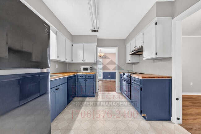 Building Photo - 4008 Penrod Dr