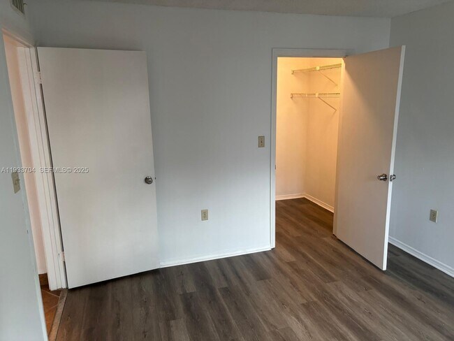 Building Photo - 2319 N Congress Ave