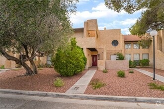 Building Photo - 3949 S Torrey Pines Dr