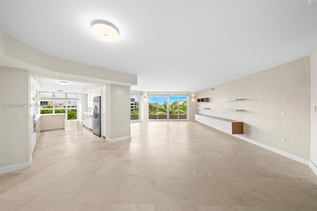 Building Photo - 765 Crandon Blvd