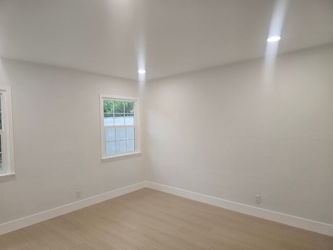 Building Photo - GLENHAVEN - ANAHEIM