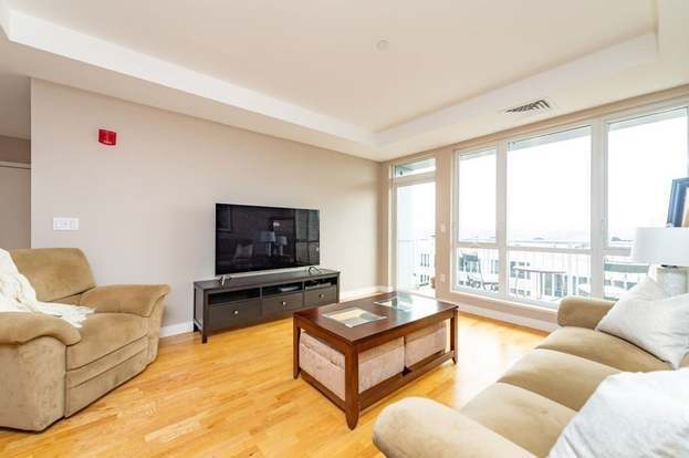 Building Photo - 100 Station Landing