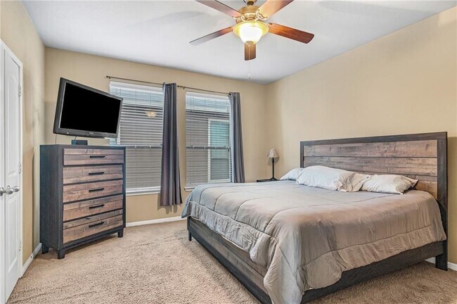 Building Photo - 3418 Castleton Dr