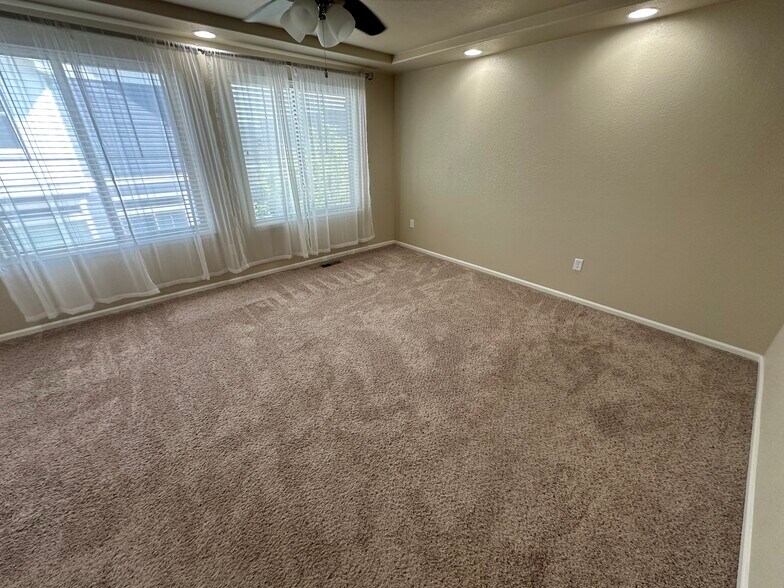 Building Photo - 8374 Longleaf Ln