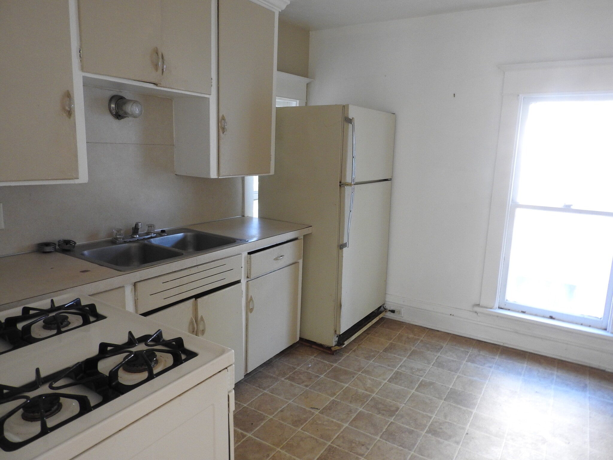 Building Photo - 306 Gold Ave NW