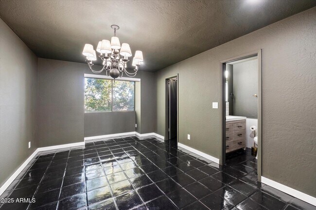 Building Photo - 1018 E Osborn Rd