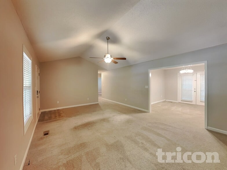 Building Photo - 1614 Barbara Ann Cir