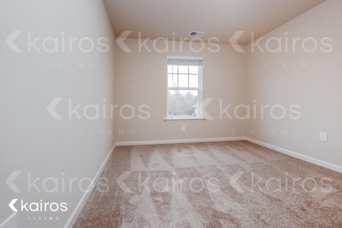 Building Photo - 1027 Pilgrim Ln