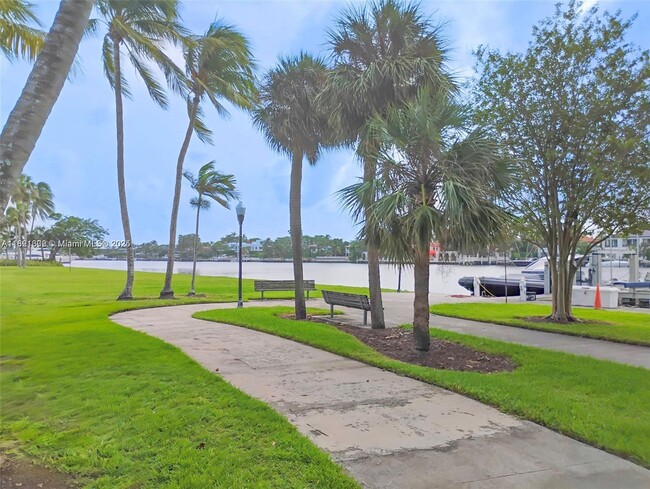 Building Photo - 5445 Collins Ave