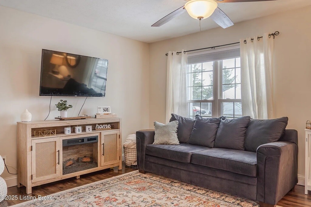 Building Photo - 12207 Hideaway Ct