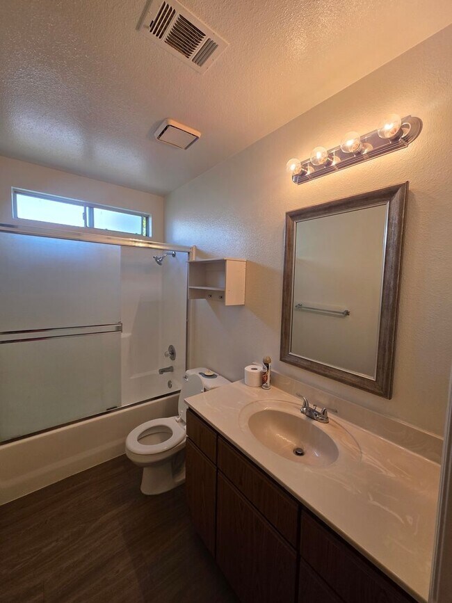 Building Photo - *** MOVE IN SPECIAL - $500.00 OFF FIRST MONTHS RENT***